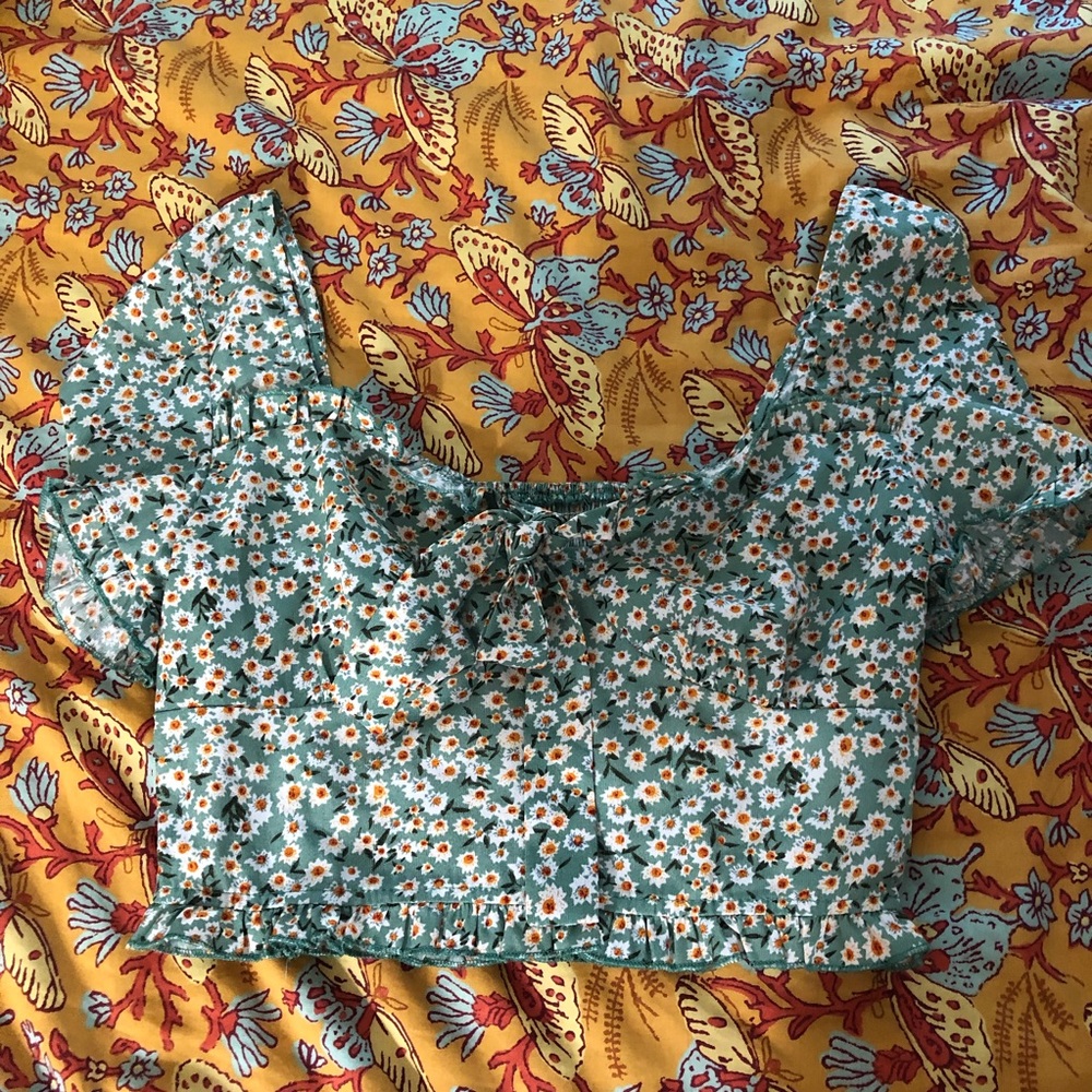 SHEIN Floral Crop Top